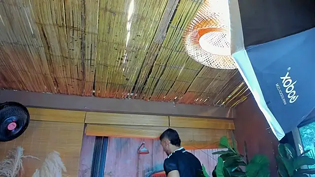 Snapshot of MarcoVitto chatting on November 2025 07:28:01 PM MarcoVitto online show from November 2025 07:28:01 PM