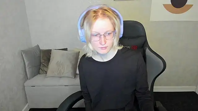 Snapshot of ElizabethHarpper chatting on September 2025 01:11:01 AM ElizabethHarpper online show from September 2025 01:11:01 AM