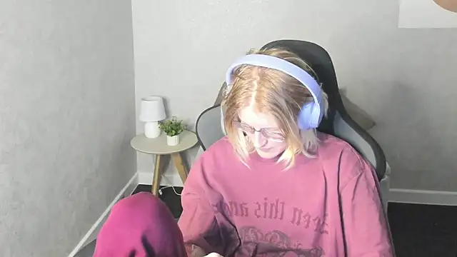 ElizabethHarpper online show from December 2025 01:16:02 AM