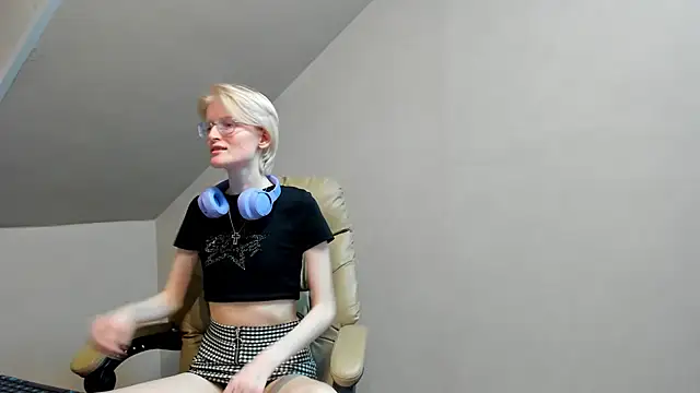 Snapshot of ElizabethHarpper chatting on March 2025 01:56:02 PM ElizabethHarpper online show from March 2025 01:56:02 PM