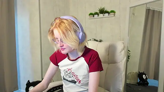 Snapshot of ElizabethHarpper chatting on October 2025 09:17:01 AM ElizabethHarpper online show from October 2025 09:17:01 AM