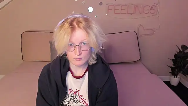 Snapshot of ElizabethHarpper chatting on September 2025 01:04:01 AM ElizabethHarpper online show from September 2025 01:04:01 AM