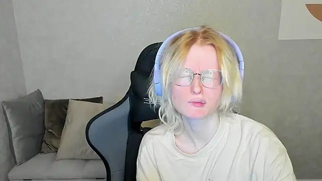 Snapshot of ElizabethHarpper chatting on September 2025 01:23:02 AM ElizabethHarpper online show from September 2025 01:23:02 AM