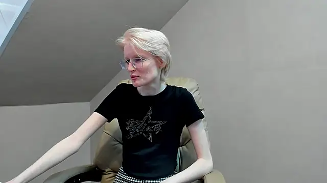 Snapshot of ElizabethHarpper chatting on March 2025 10:50:01 AM ElizabethHarpper online show from March 2025 10:50:01 AM