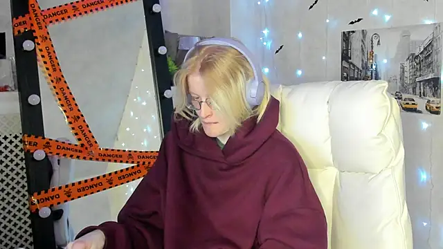 ElizabethHarpper online show from November 2025 01:33:02 AM