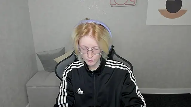 Snapshot of ElizabethHarpper chatting on September 2025 01:05:01 AM ElizabethHarpper online show from September 2025 01:05:01 AM