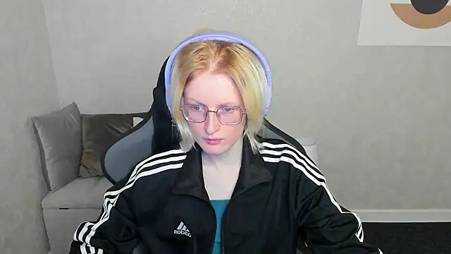 Snapshot of ElizabethHarpper chatting on September 2025 01:11:01 AM ElizabethHarpper online show from September 2025 01:11:01 AM