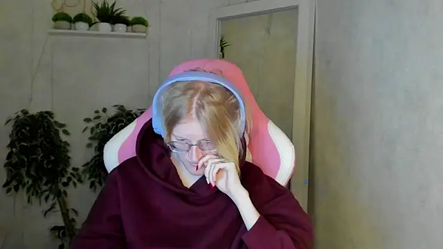 ElizabethHarpper online show from November 2025 01:06:01 AM