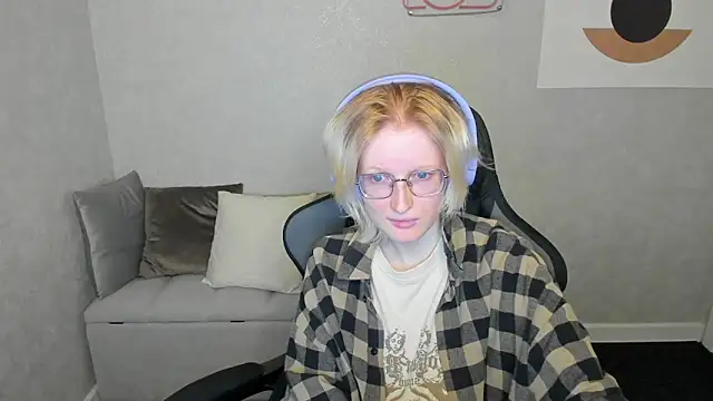 Snapshot of ElizabethHarpper chatting on September 2025 01:12:01 AM ElizabethHarpper online show from September 2025 01:12:01 AM