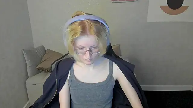 Snapshot of ElizabethHarpper chatting on September 2025 08:15:01 AM ElizabethHarpper online show from September 2025 08:15:01 AM