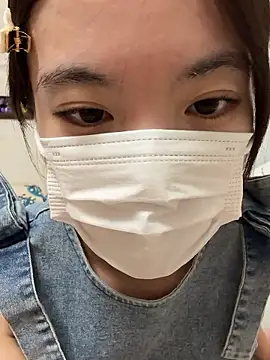Snapshot of RIRI_Chan_ chatting on July 2026 11:52:01 AM RIRI Chan online show from July 2026 11:52:01 AM