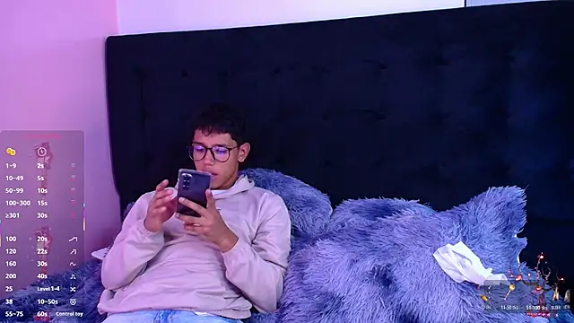 RyanPricee online show from November 2025 04:12:01 AM