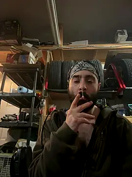 Faded-Solo online show from November 2025 02:37:01 AM