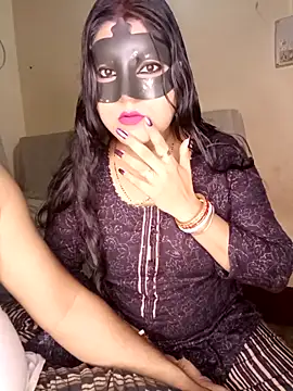 Hot muskaan online show from May 2026 05:05:01 PM