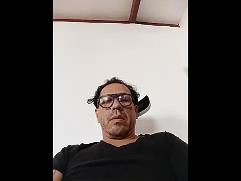 Snapshot of Rocket1978 chatting on November 2025 05:28:02 PM Rocket1978 online show from November 2025 05:28:02 PM