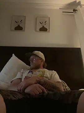 Snapshot of tcadle1824 chatting on April 2026 02:18:02 AM tcadle1824 online show from April 2026 02:18:02 AM