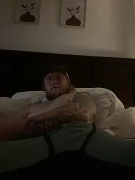 Snapshot of tcadle1824 chatting on April 2026 02:02:01 AM tcadle1824 online show from April 2026 02:02:01 AM