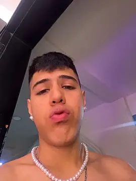 Angel Khouri online show from November 2025 03:32:02 AM