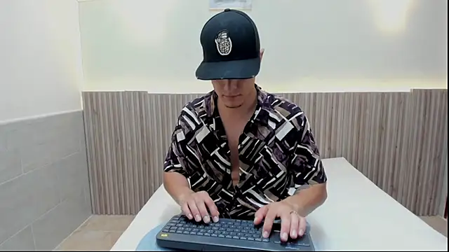 DAVID VICTORIAA online show from March 2025 07:34:02 PM