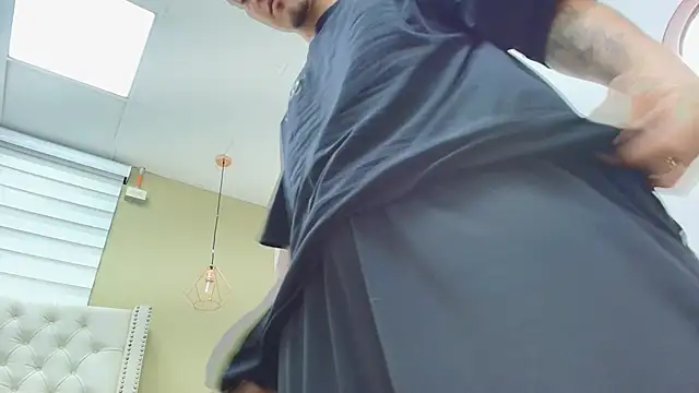 DAVID VICTORIAA online show from December 2025 01:14:02 PM