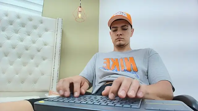 DAVID VICTORIAA online show from January 2026 05:27:02 PM