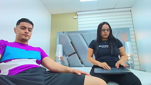 DAVID VICTORIAA online show from March 2026 01:01:01 PM