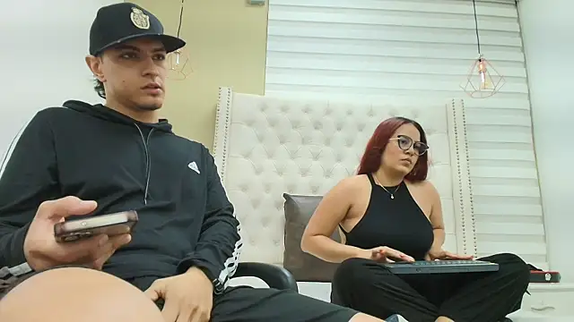 Snapshot of DAVID_VICTORIAA chatting on November 2025 12:53:01 PM DAVID VICTORIAA online show from November 2025 12:53:01 PM