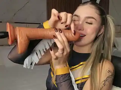 EmiilyHendriixx online show from January 2025 08:53:02 PM