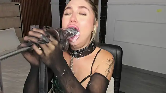 EmiilyHendriixx online show from January 2025 01:54:01 AM