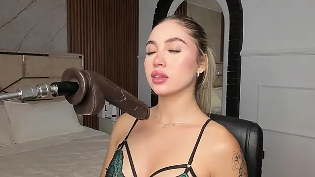 EmiilyHendriixx online show from January 2025 07:15:01 PM