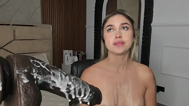 EmiilyHendriixx online show from February 2025 11:55:02 PM