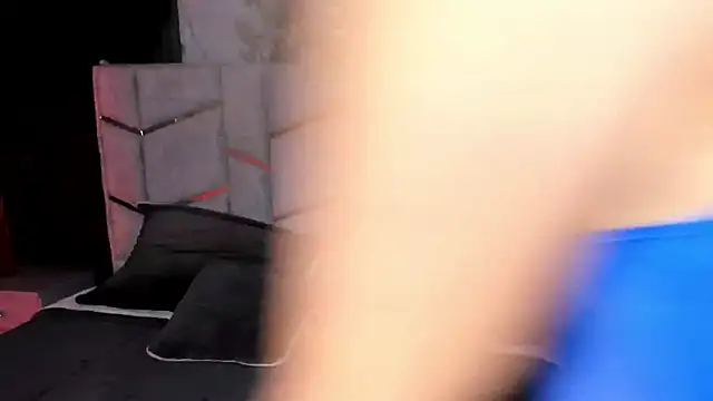 daniiphoeniixx online show from December 2025 08:31:01 PM