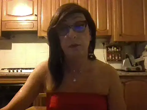 Snapshot of Tiabet chatting on October 2025 12:17:01 PM Tiabet online show from October 2025 12:17:01 PM