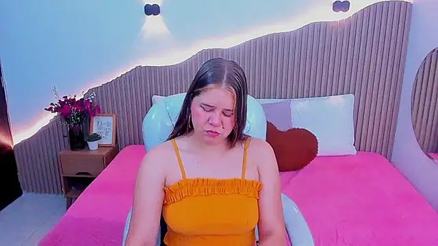 Annie kurt  online show from September 2025 09:19:01 PM