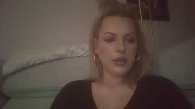 Snapshot of Gigi-Honey chatting on October 2025 08:54:01 PM Gigi-Honey online show from October 2025 08:54:01 PM
