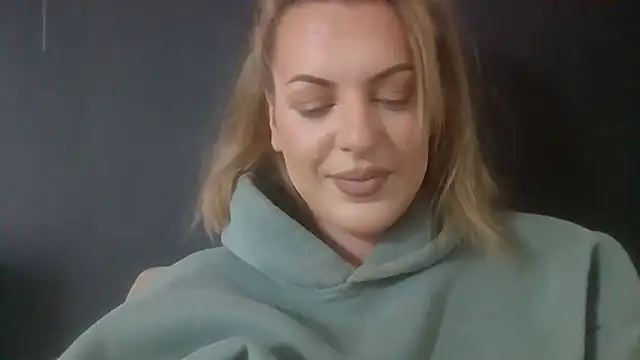 Snapshot of Gigi-Honey chatting on September 2025 11:54:02 AM Gigi-Honey online show from September 2025 11:54:02 AM