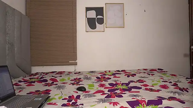 womantall99 online show from March 2026 12:28:02 PM