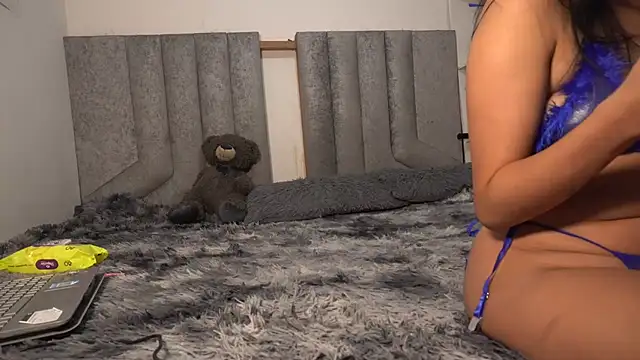 womantall99 online show from January 2026 12:00:01 PM