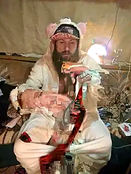 StruggleSnuggles online show from November 2025 09:01:01 AM