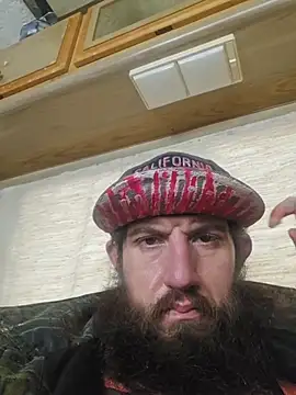 StruggleSnuggles online show from November 2025 05:18:01 PM