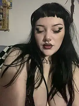 Gothicsiren online show from January 2025 08:41:01 PM