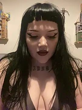 Gothicsiren online show from January 2025 10:49:02 PM