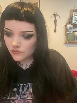 Gothicsiren online show from February 2025 03:33:01 PM