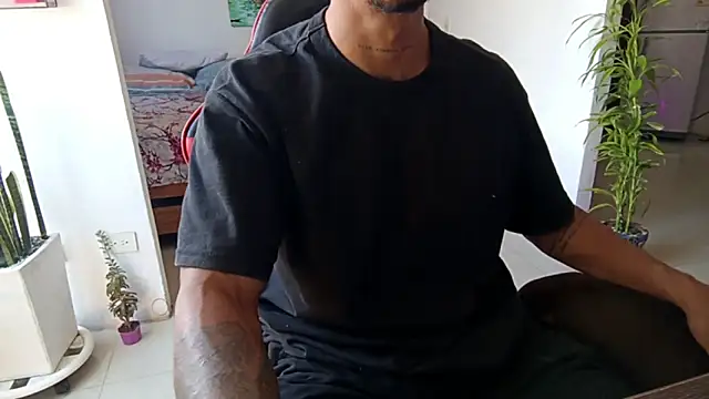 Adam Valenciia online show from March 2026 03:40:02 PM