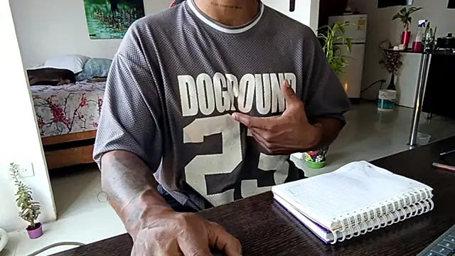 Adam Valenciia online show from March 2026 05:51:01 PM