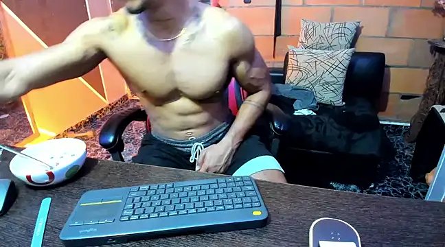 Adam Valenciia online show from March 2025 02:46:01 AM
