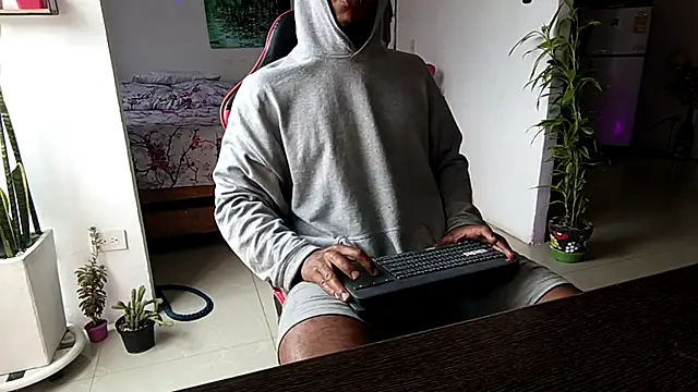 Adam Valenciia online show from March 2026 03:13:02 PM