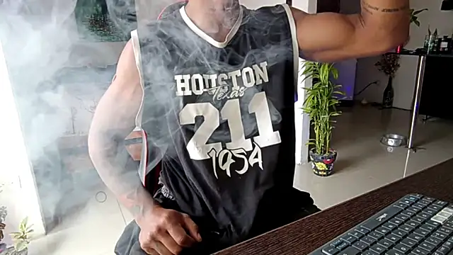 Snapshot of Adam_Valenciia chatting on February 2026 02:28:01 PM Adam Valenciia online show from February 2026 02:28:01 PM