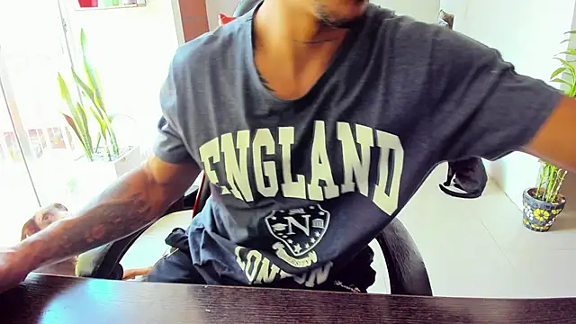 Snapshot of Adam_Valenciia chatting on October 2025 03:44:01 PM Adam Valenciia online show from October 2025 03:44:01 PM