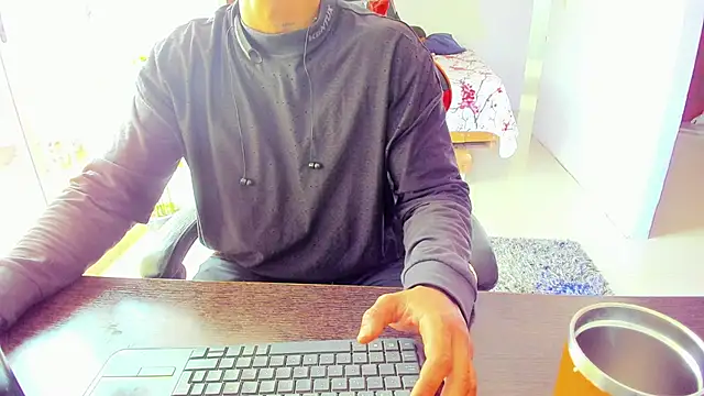Adam Valenciia online show from October 2025 03:57:02 PM